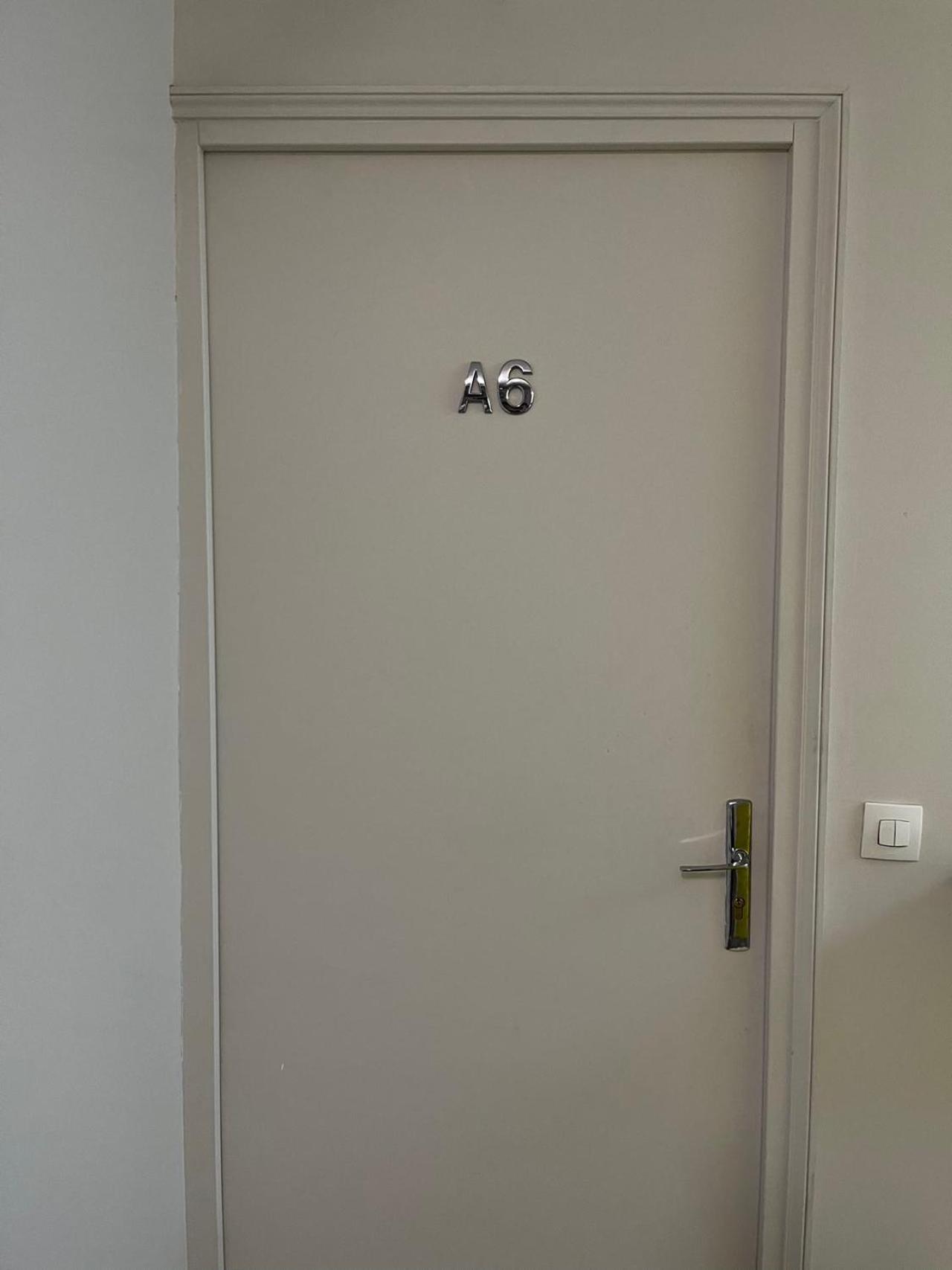 Chez Mia Paris Hostel Екстериор снимка