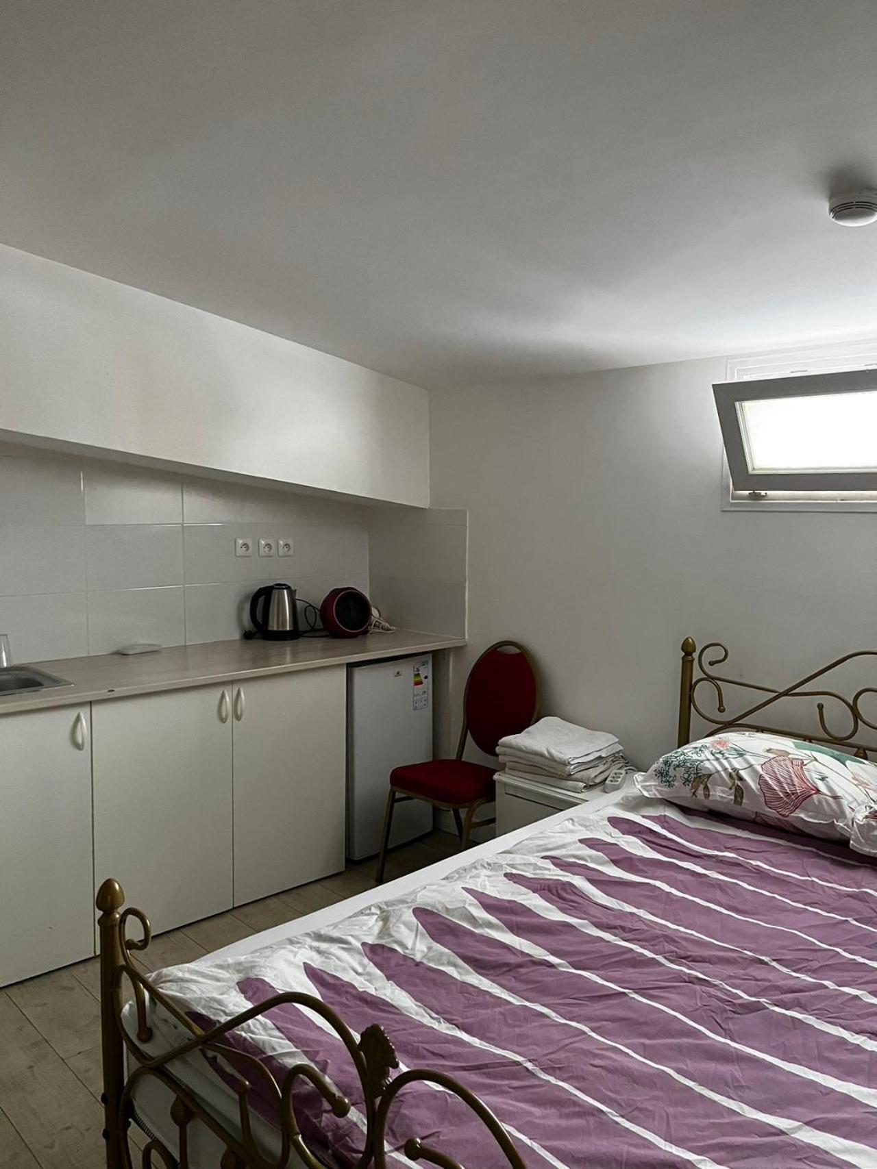 Chez Mia Paris Hostel Екстериор снимка